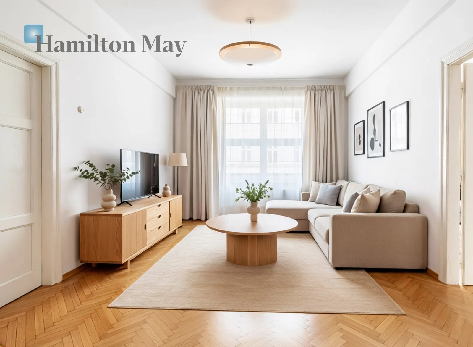 Exceptional three bedroom apartment  - slider