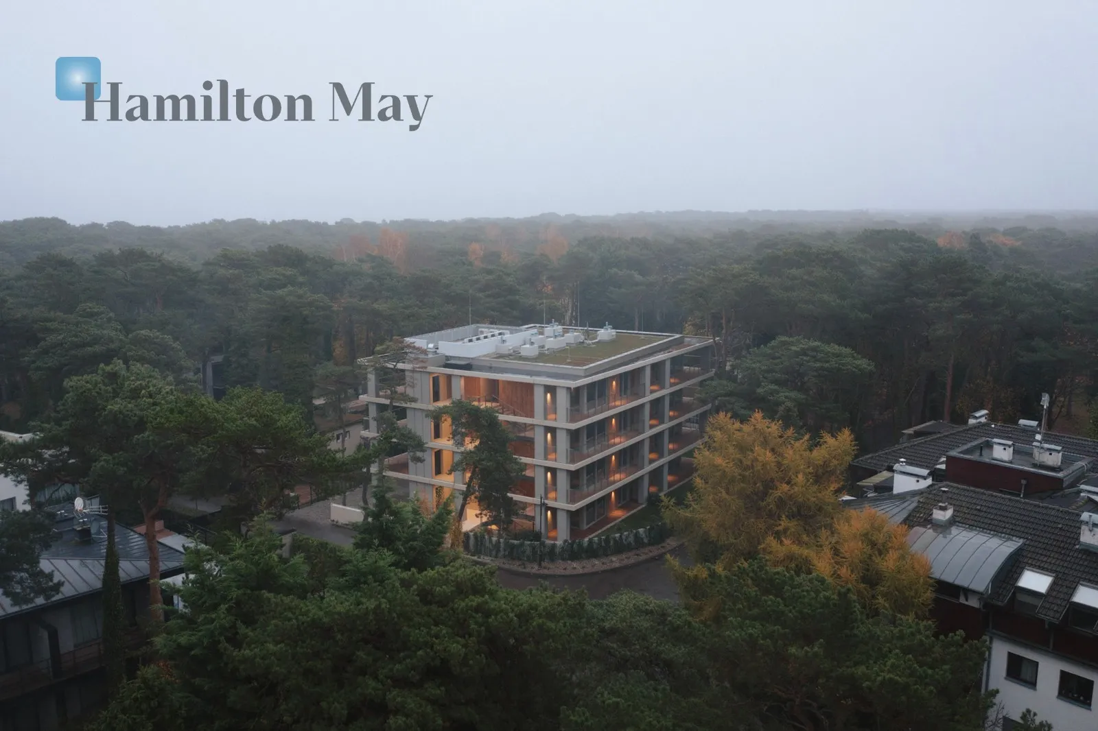 Distance to centre: 312.01 km Level: 1 Price: 2275500 PLN Bedrooms: 1 - slider