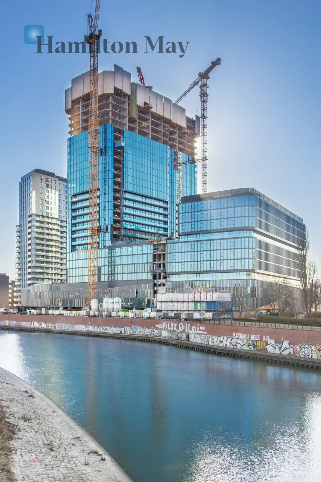 Distance to centre: 0.91 km Level: 11 Price: 2839450 PLN Bedrooms: 3 Bathrooms: 2 - slider