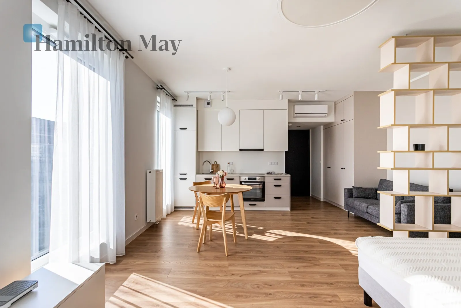 Studio | 39.71 m2 | Close to the Center | High floor in Unique Tower - slider