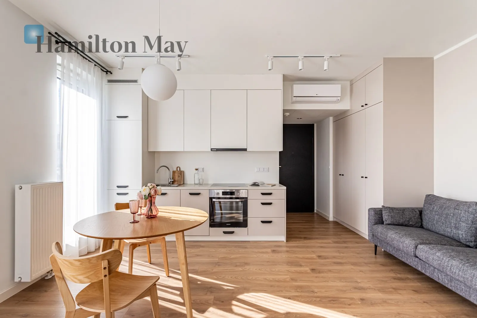 Studio | 39.71 m2 | Close to the Center | High floor in Unique Tower - slider