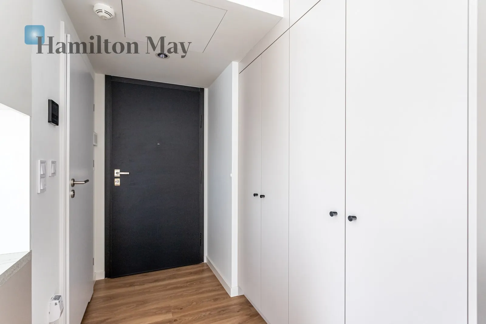 Studio | 39.71 m2 | Close to the Center | High floor in Unique Tower - slider