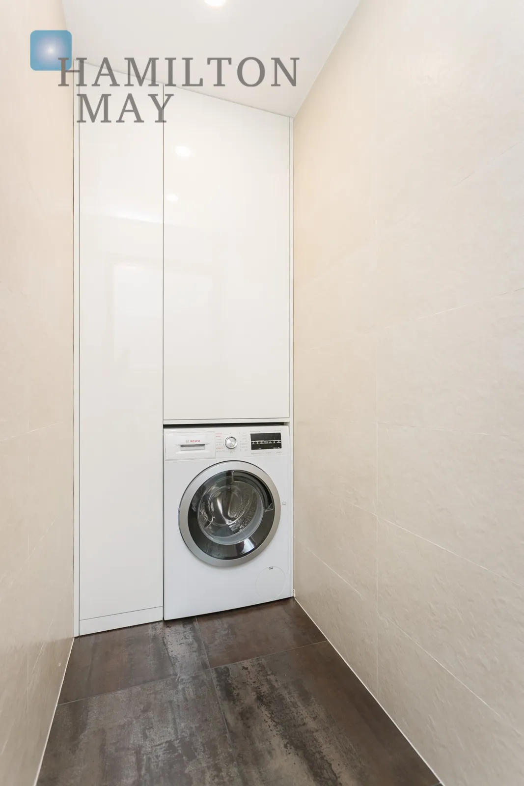 Luxurious and modern 3-bedroom apartment with a garage space in the center of Krakow, Residence Pod Złotym Globem - slider