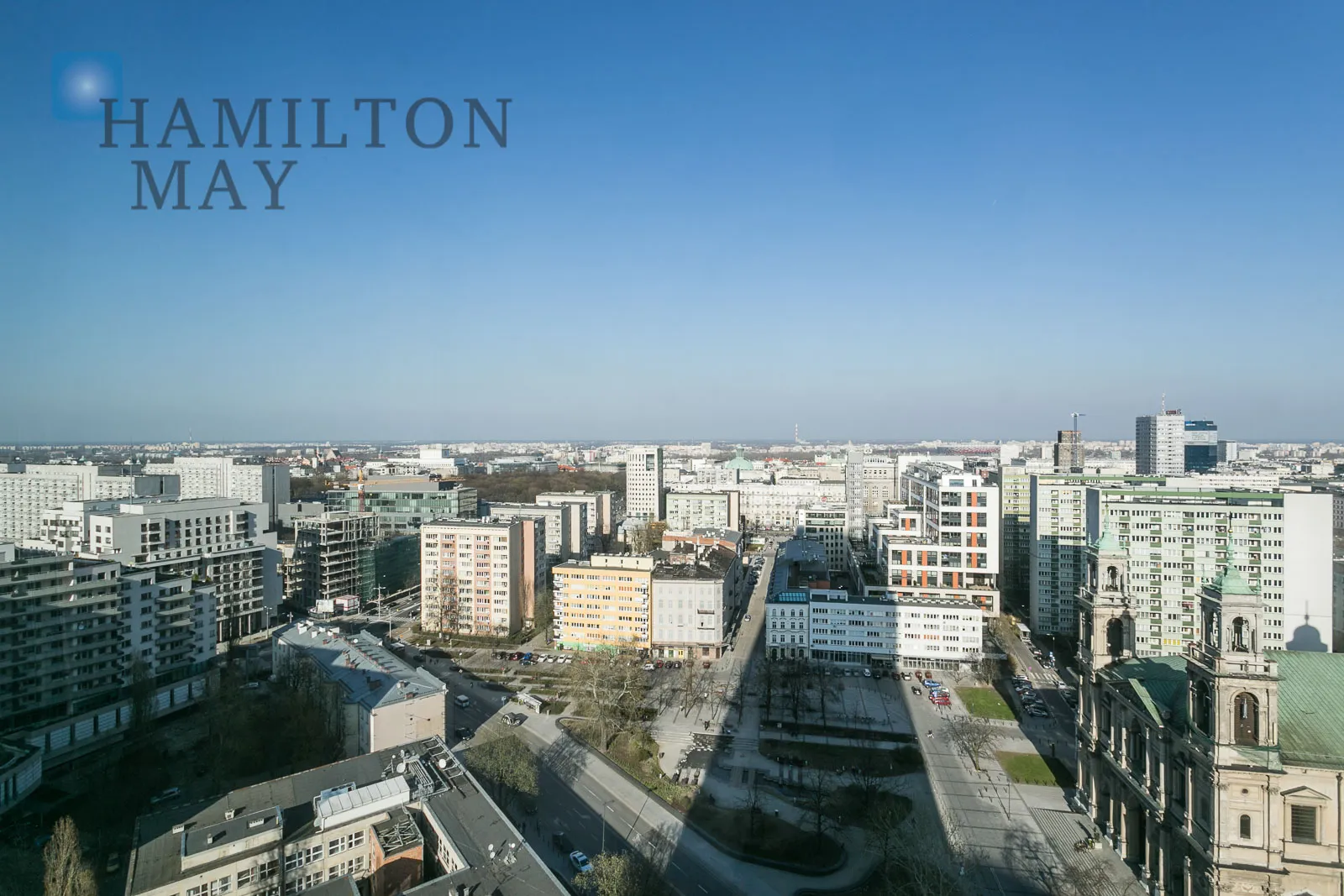 Dwupokojowy apartament w Cosmopolitan Tower z widokiem na pl. Grzybowski - slider
