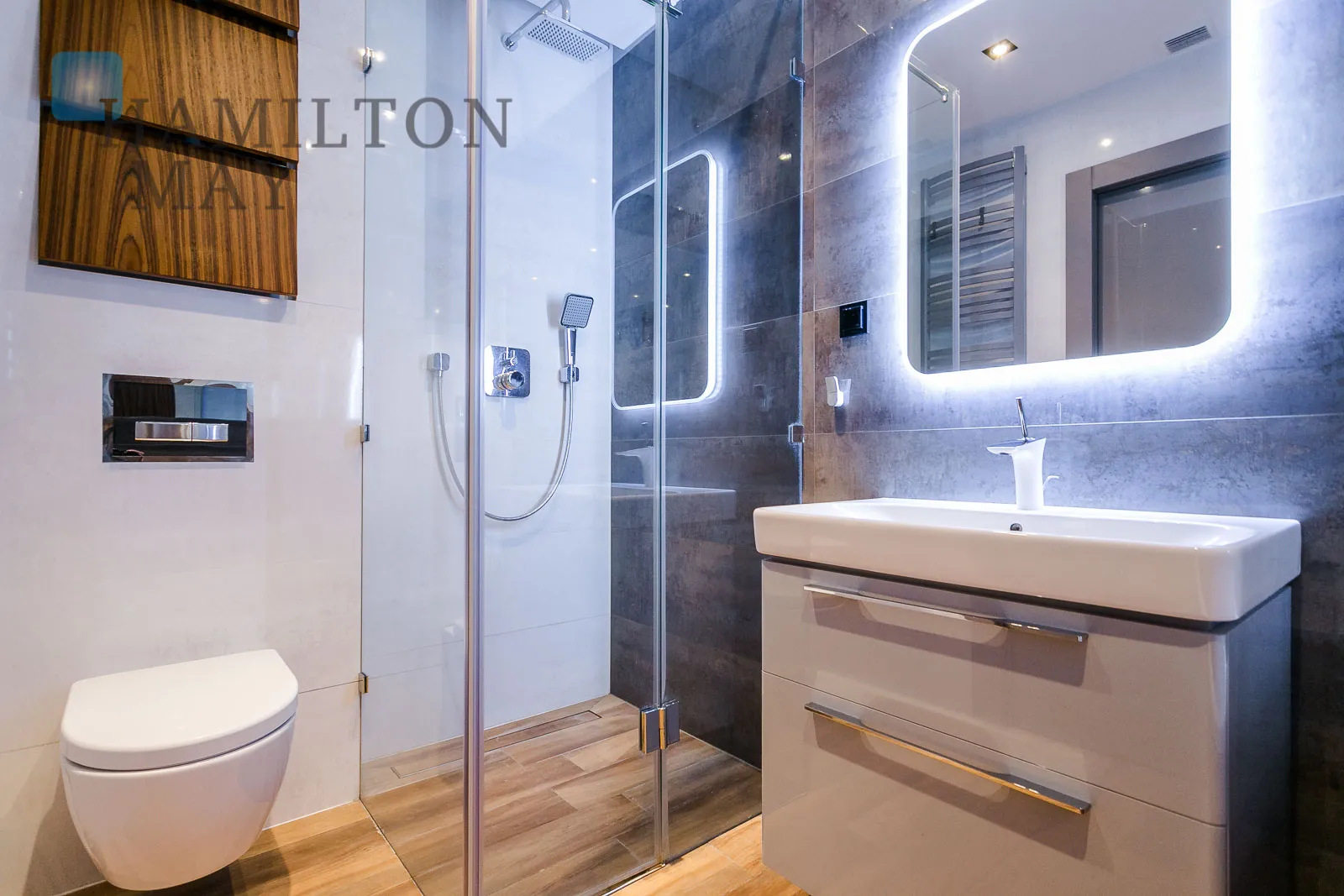 Unique, comfortable two bedroom apartment located in the Wola district - slider