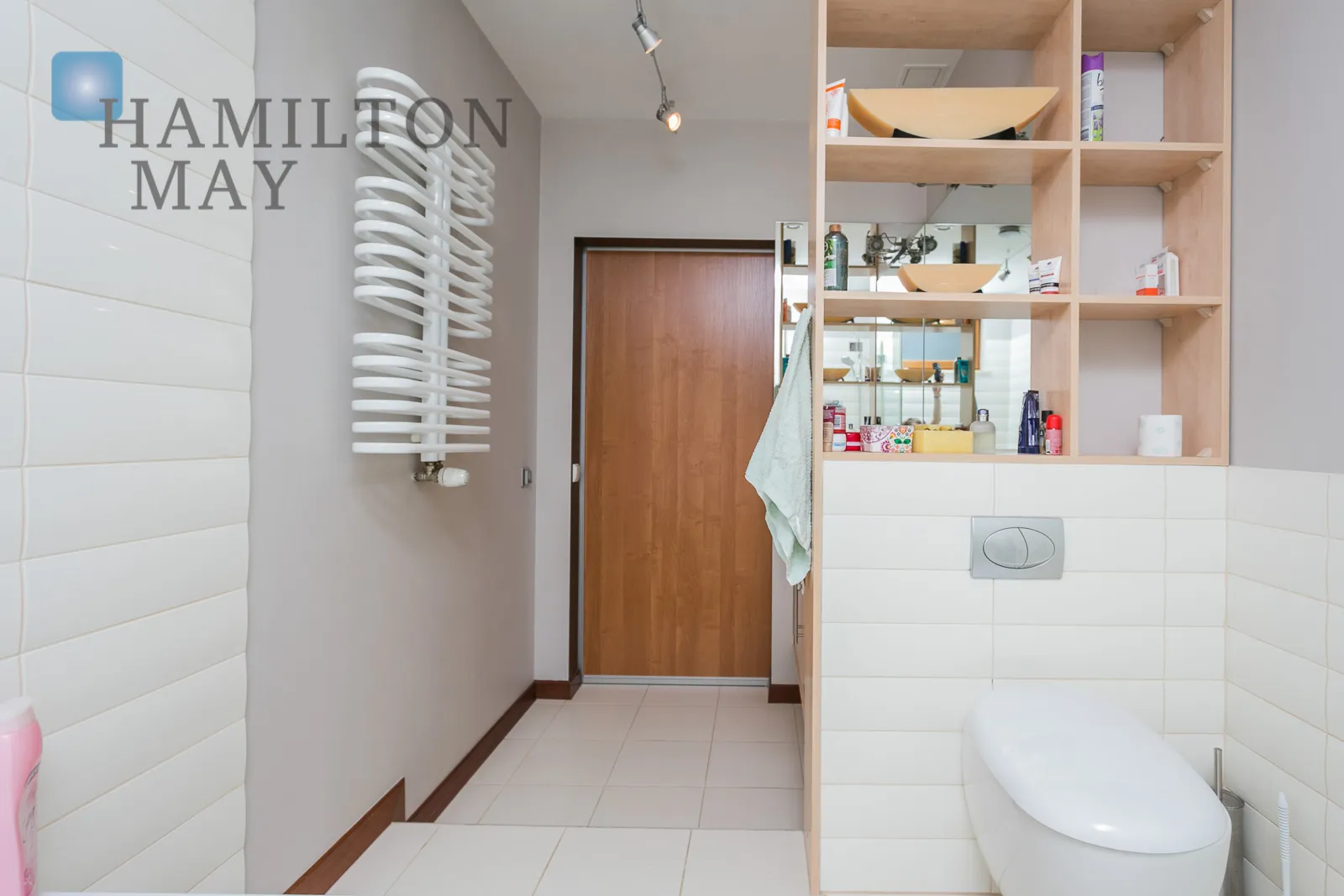 A quiet apartment in the Eko-Park development in Mokotów - slider