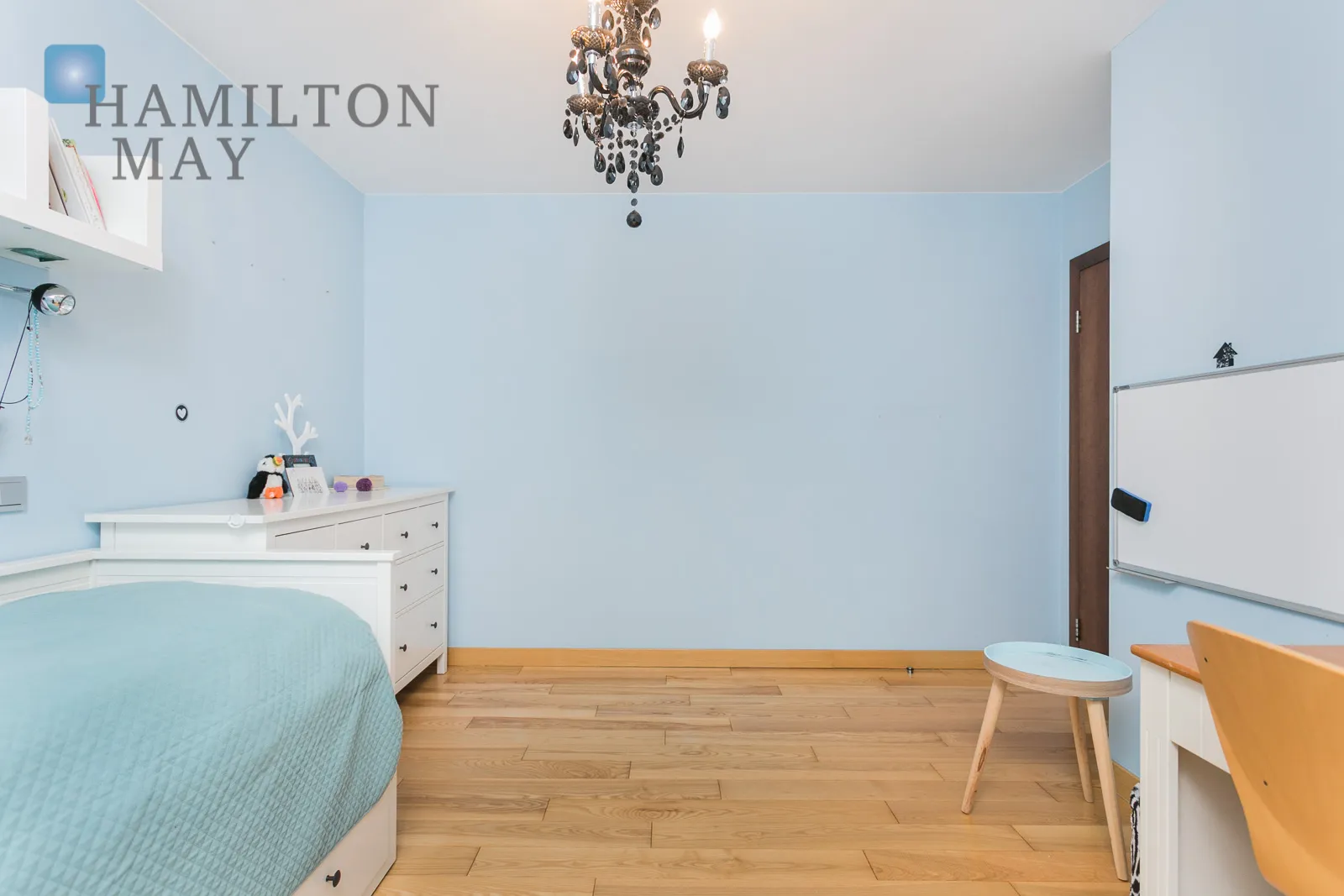 Просторий будинок з гарною ділянкою та сучасним закритим житловим комплексом на півночі Кракова | Маслом'янца - slider