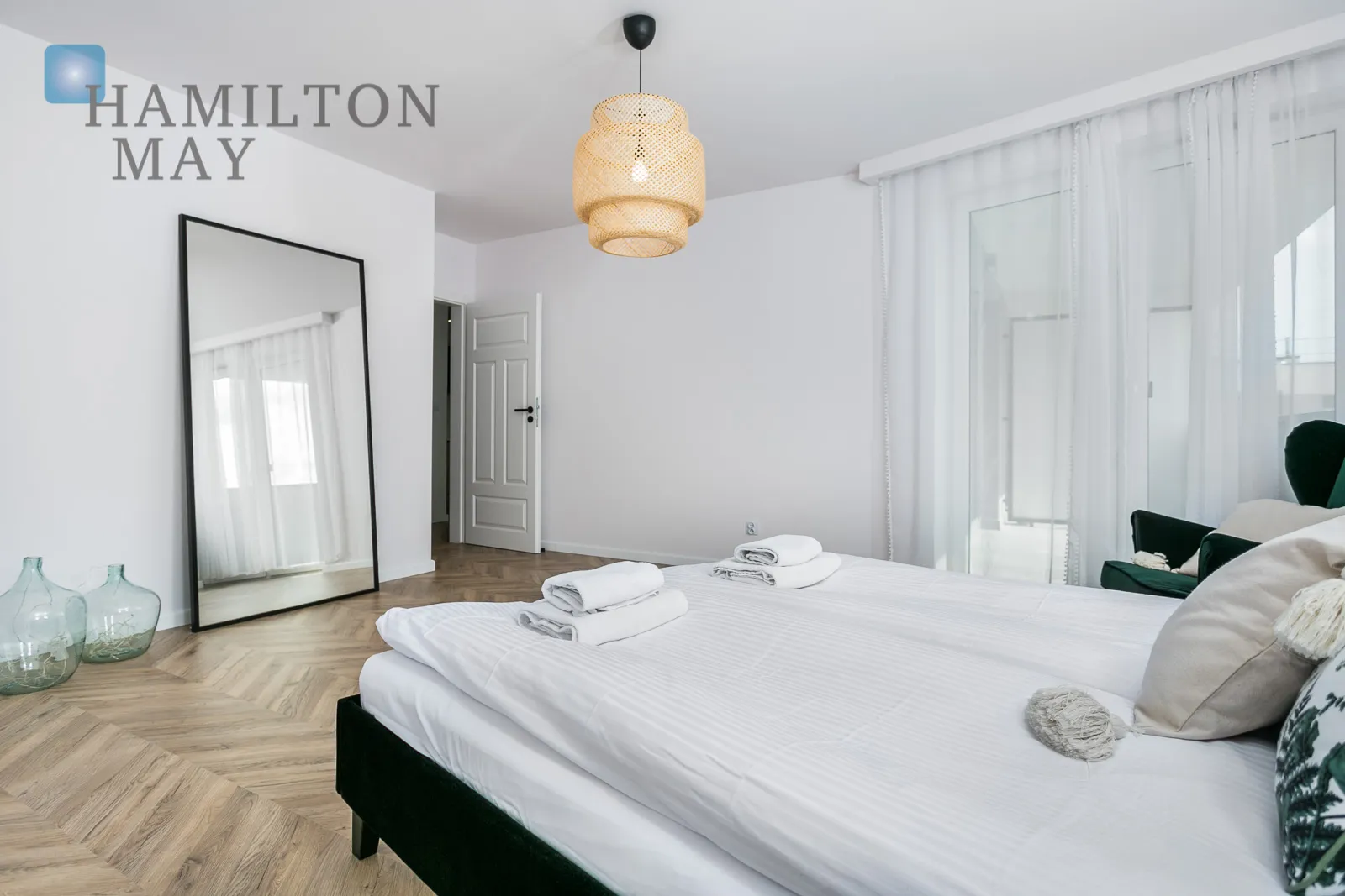 Comfortable top-floor apartment in Krakow - slider