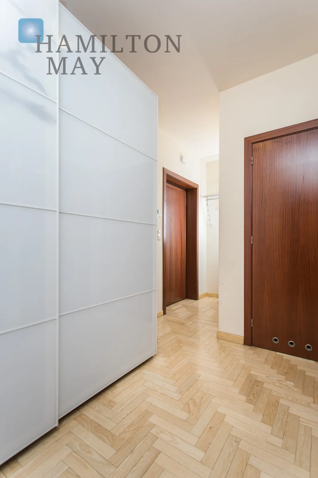 Wyjątkowe jasne mieszkanie z dużym tarasem i ochroną - slider