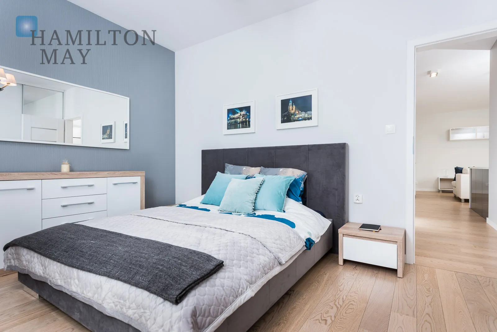 Ekskluzywny apartament z balkonem w sercu Krakowa - slider