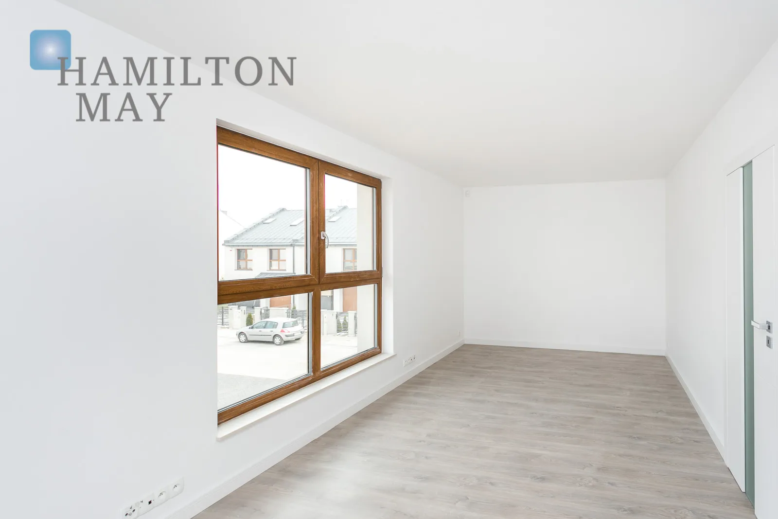 A beautiful, modern house in the Kapriola estate, right next to Miasteczko Wilanów - slider