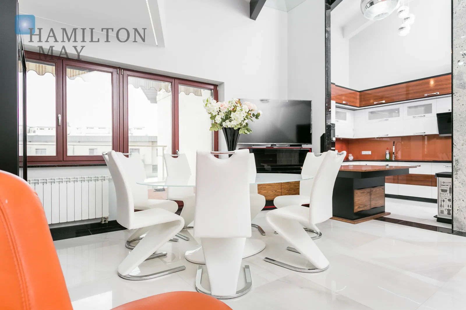 An impressive penthouse of over 200m2 and 3 bedrooms, in the Apartamenty Ludwinów development