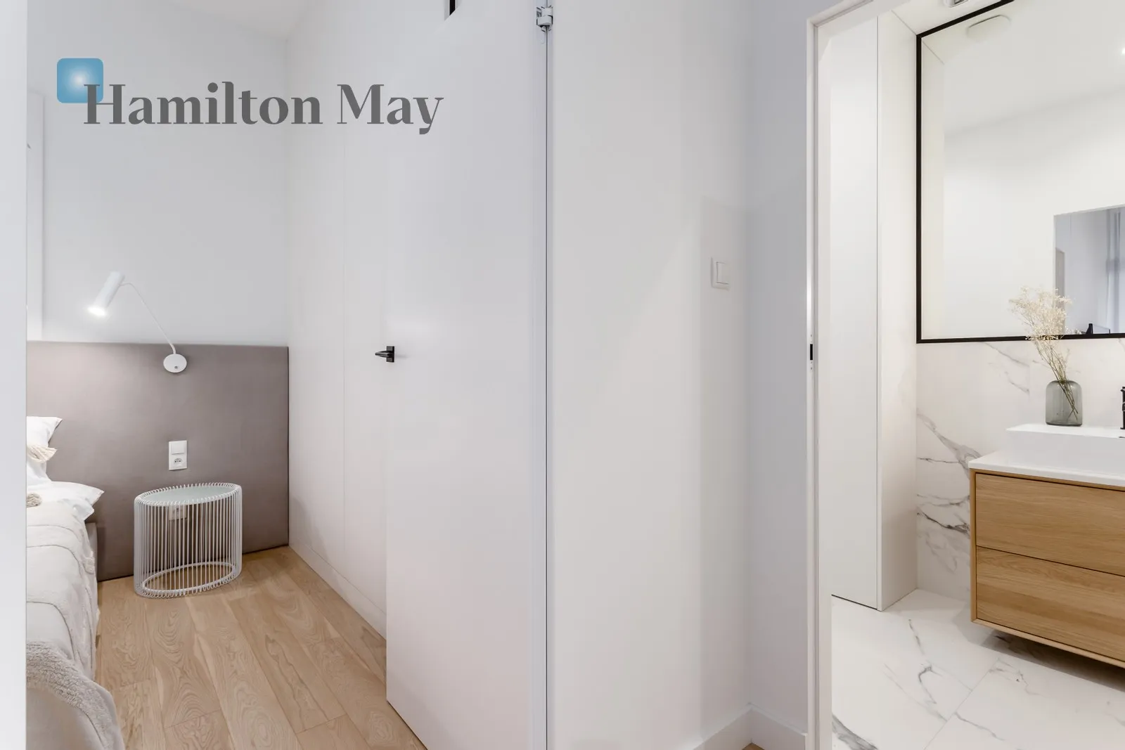 Price: 8137 PLN Bedrooms: 1 Bathrooms: 1 Size: 49m2 Price/m2: 166 PLN - slider