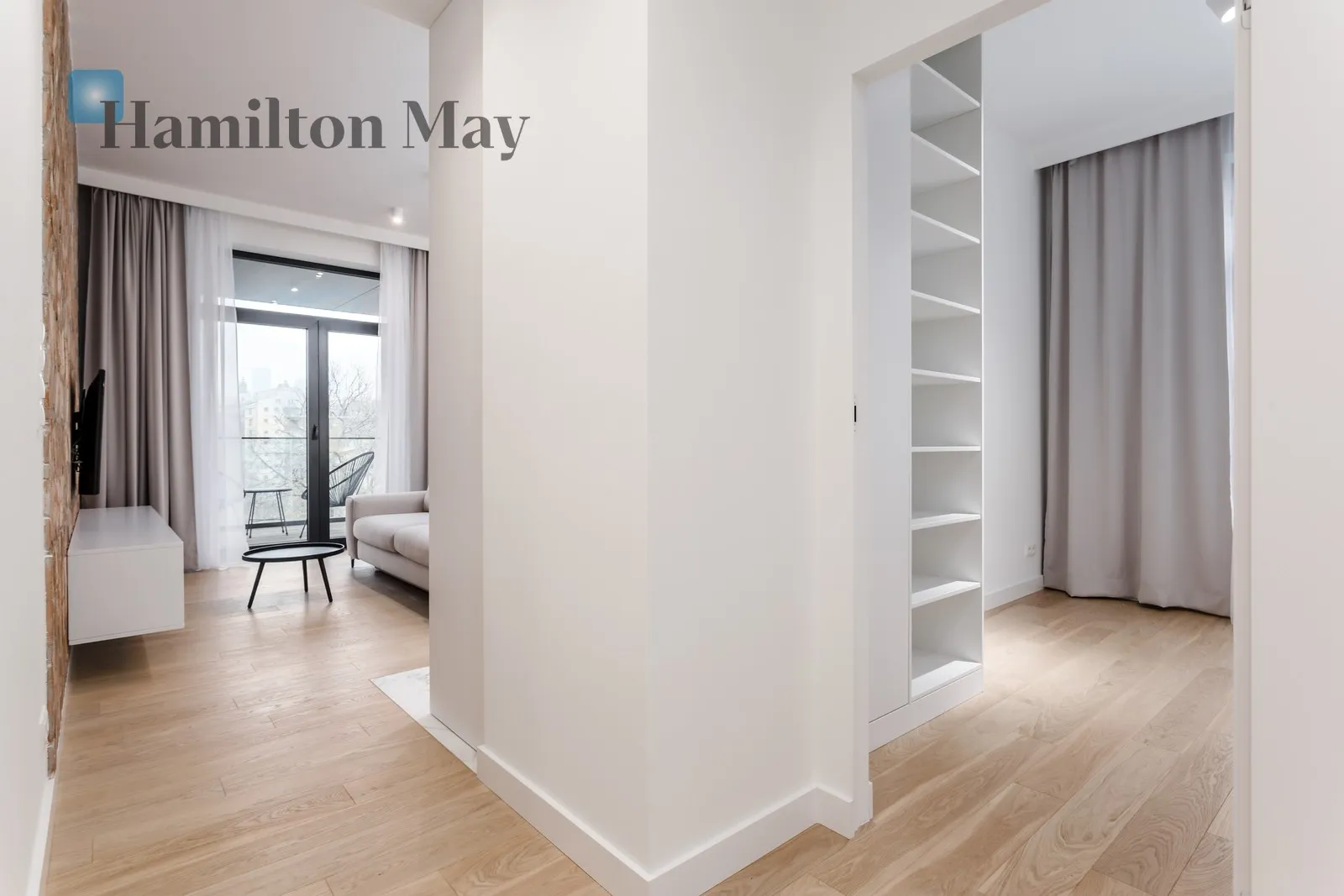 Street: Leszczyńska Region: Śródmieście Subregion: Powiśle Distance to centre: 1.45 km Level: 4 - slider