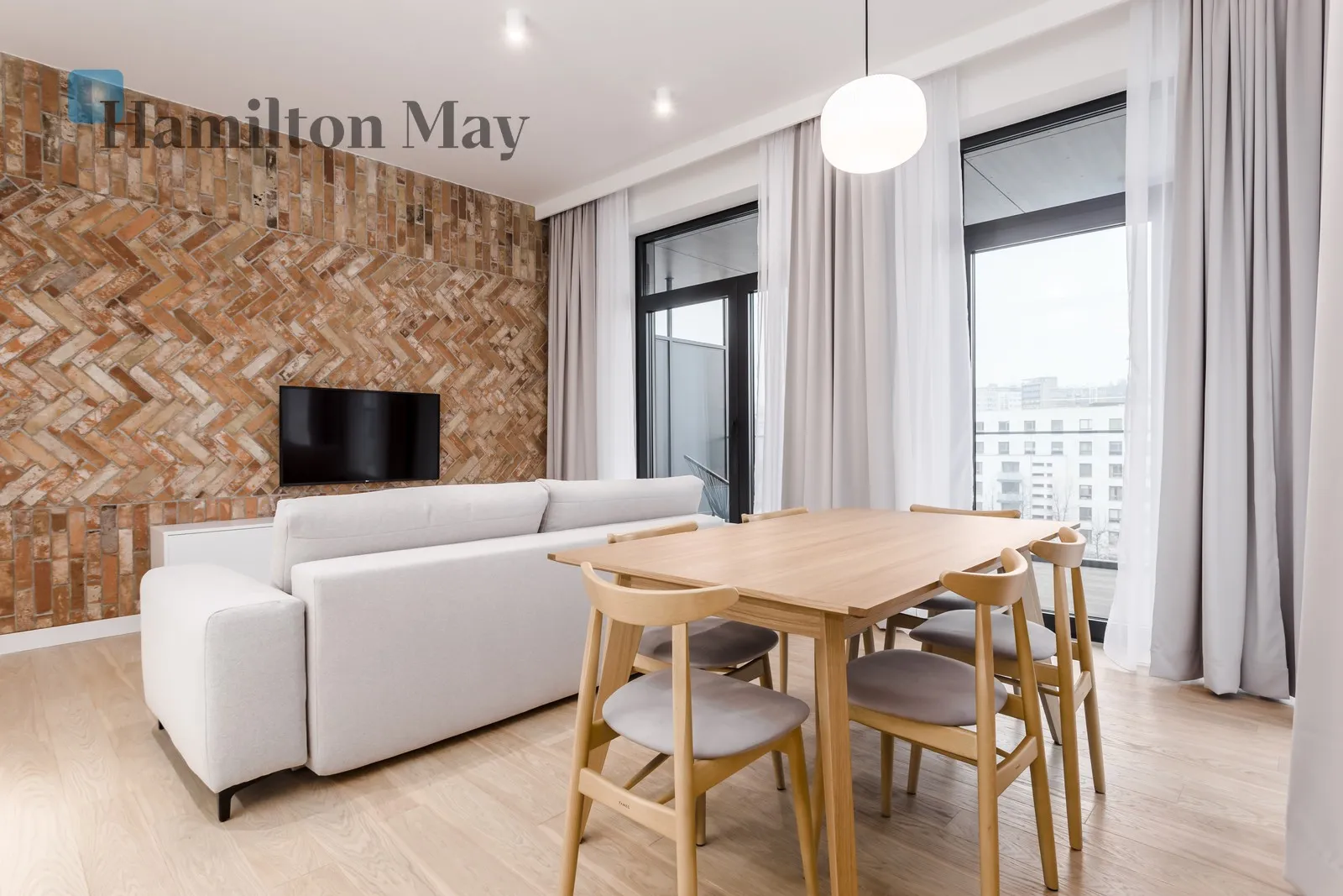 Street: Leszczyńska Region: Śródmieście Subregion: Powiśle Distance to centre: 1.45 km Level: 4 Price: 13665 PLN - slider