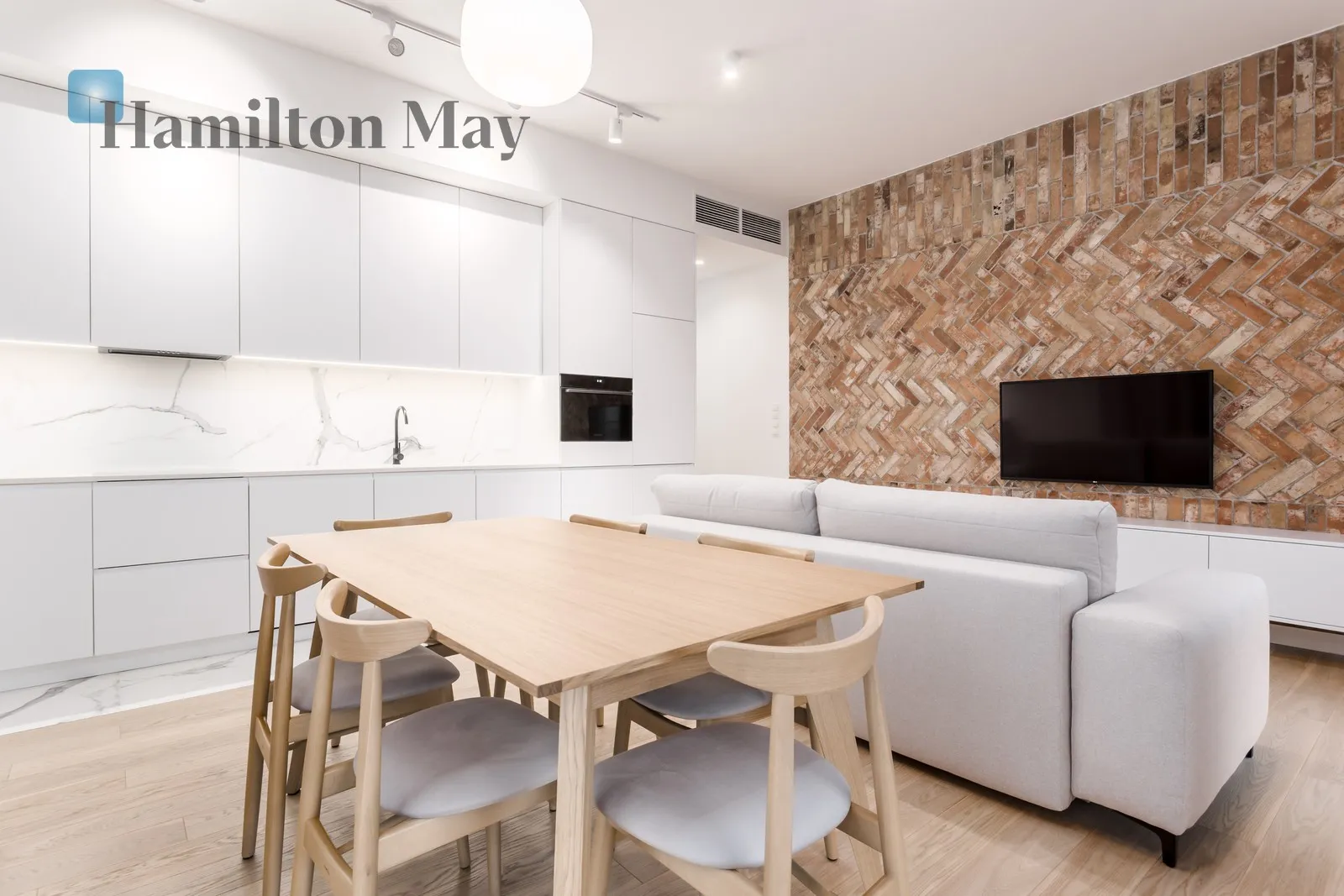 Region: Śródmieście Subregion: Powiśle Distance to centre: 1.45 km Level: 4 Price: 13665 PLN Bedrooms: 2 - slider