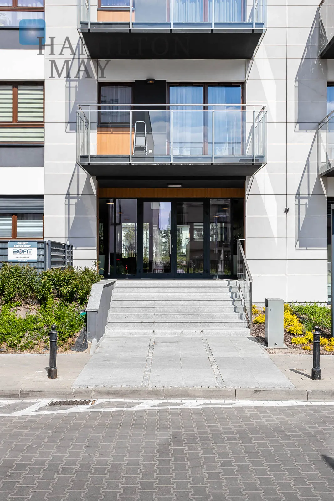 Nowoczesne studio z balkonem i garażem - slider