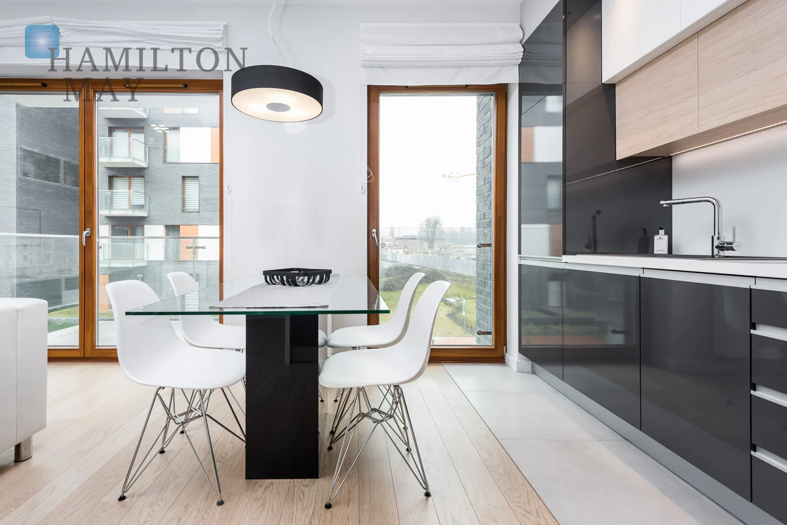 Ekskluzywny apartament z balkonem w sercu Krakowa - slider