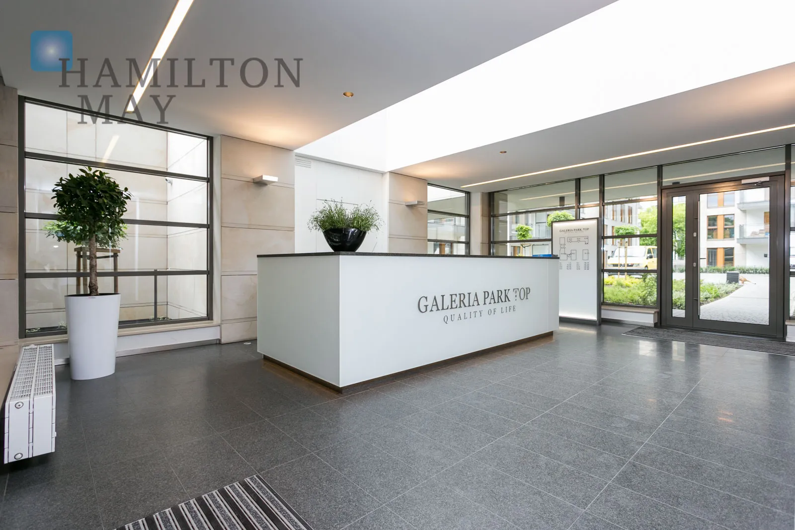 Квартира з терасою площею 35 м² на вулиці Обжежна - slider