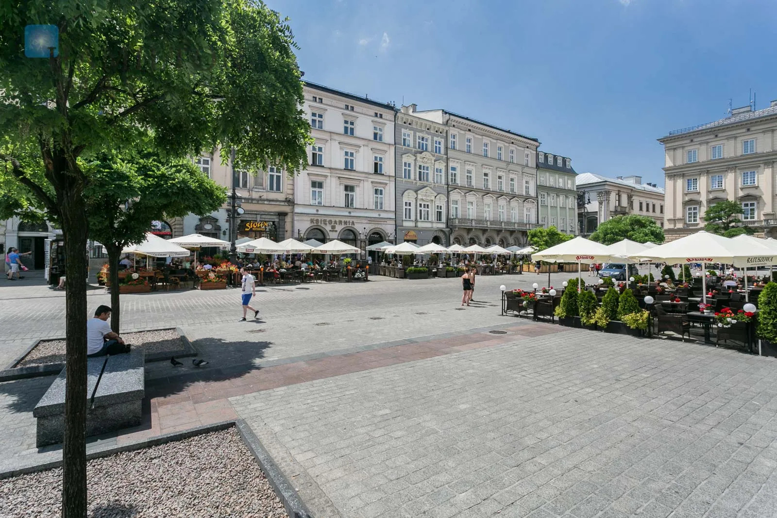 Outstanding 170 square meters apartment on the Main Square in Krakow - slider