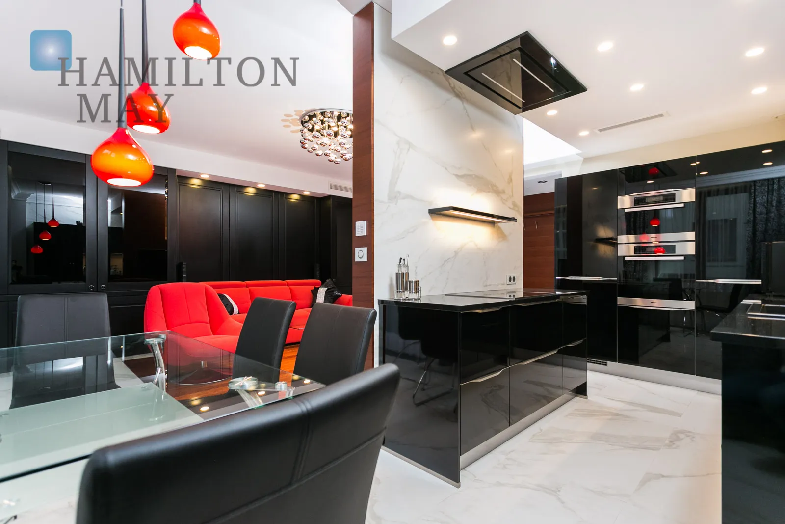 Luxurious and modern 3-bedroom apartment with a garage space in the center of Krakow, Residence Pod Złotym Globem - slider
