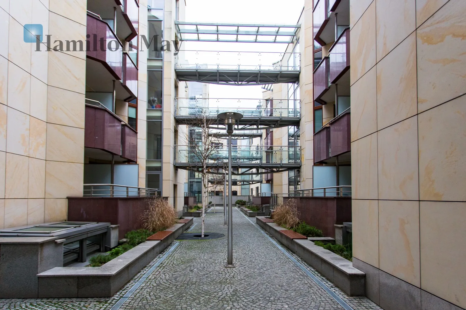 Street: Krawiecka Region: Stare Miasto Distance to centre: 0.51 km Level: 4 - slider