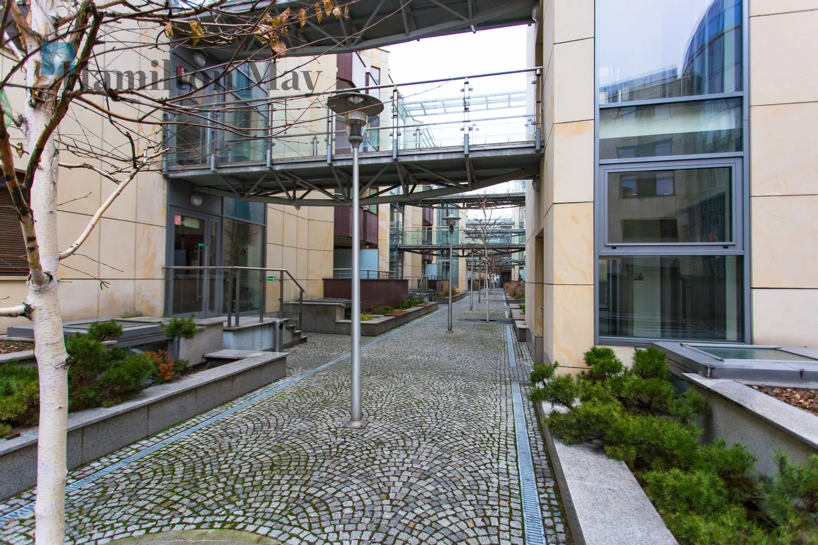 Region: Stare Miasto Distance to centre: 0.51 km Level: 4 Price: 3700 PLN - slider