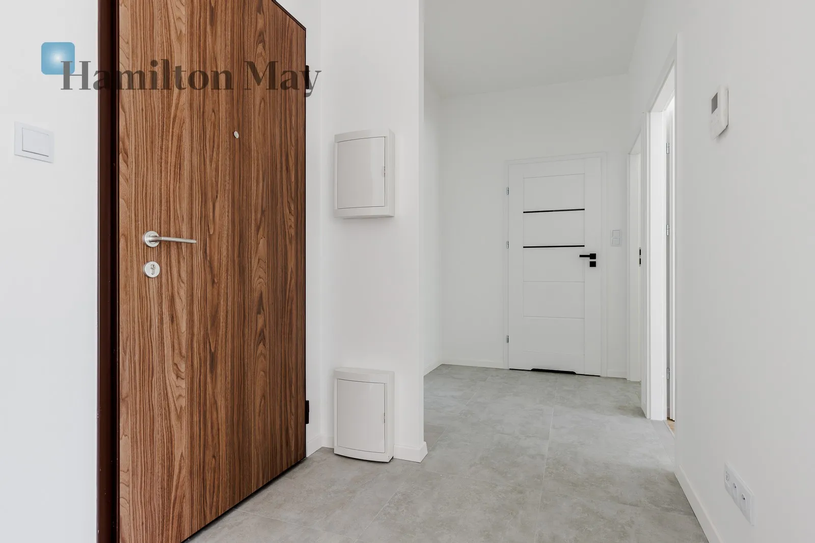 Distance to centre: 2.11 km Level: 1 Price: 7000 PLN Bedrooms: 2 Bathrooms: 1 Size: 62m2 - slider