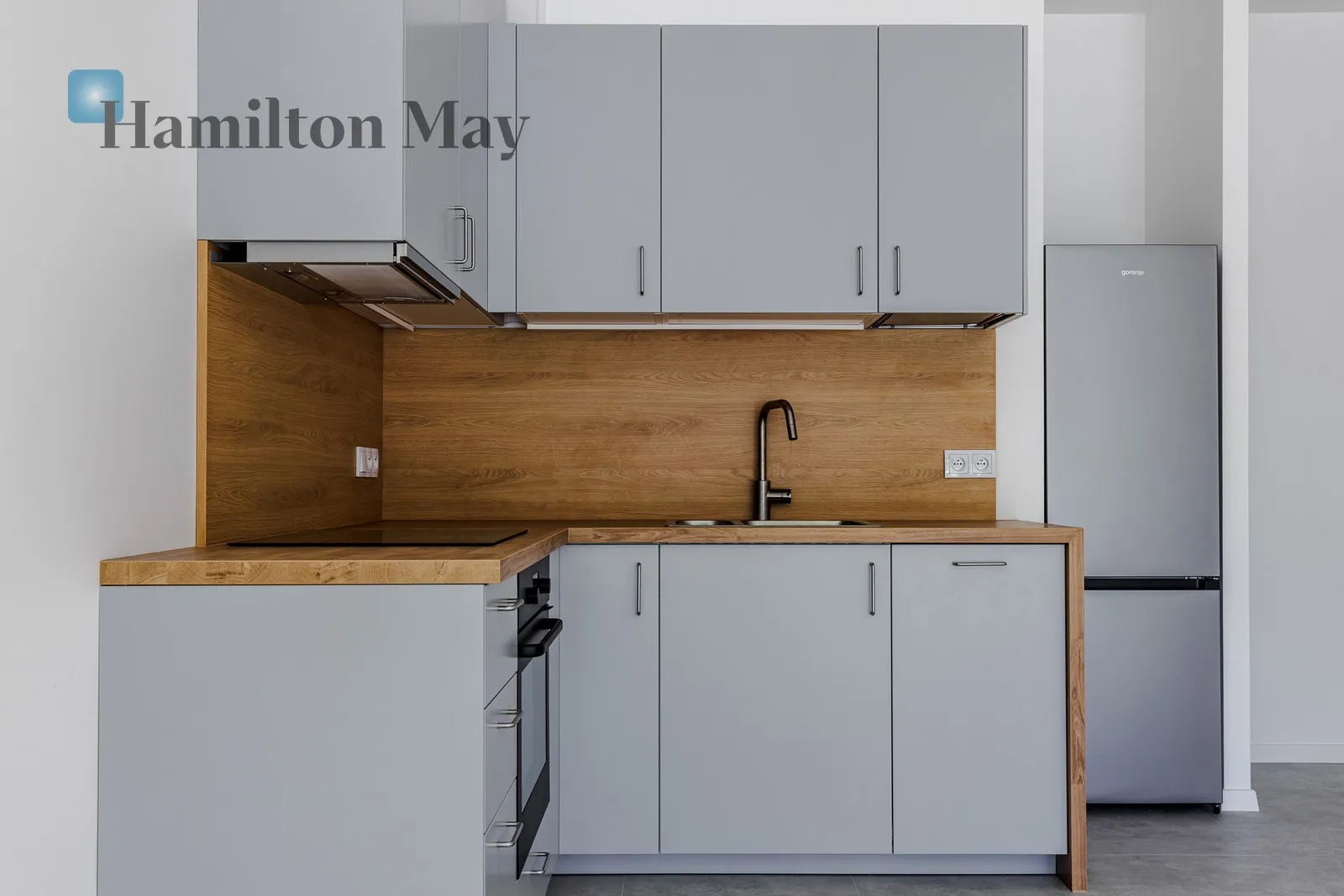 Street: aleja "Solidarności" Region: Wola Distance to centre: 2.11 km Level: 1 Price: 7000 PLN Bedrooms: 2 Bathrooms: 1 Size: 62m2 - slider