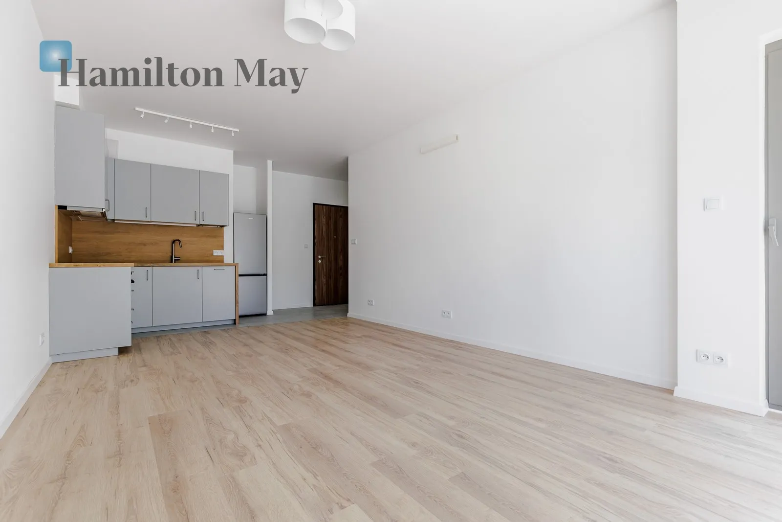 City: Warszawa Street: aleja "Solidarności" Region: Wola Distance to centre: 2.11 km Level: 1 Price: 7000 PLN Bedrooms: 2 Bathrooms: 1 - slider