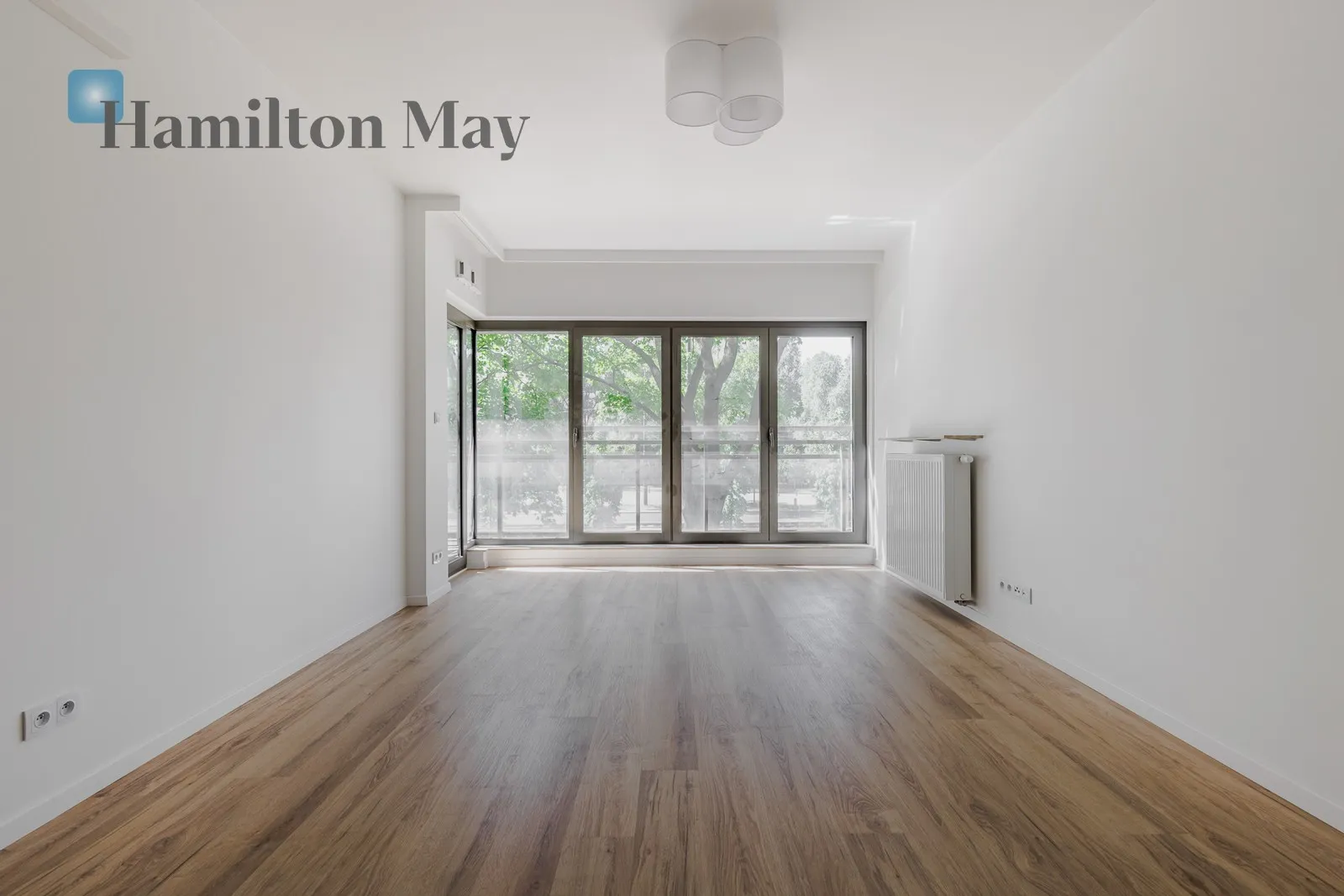 Street: aleja "Solidarności" Region: Wola Distance to centre: 2.11 km Level: 1 Price: 7000 PLN Bedrooms: 2 Bathrooms: 1 Size: 62m2 Price/m2: 113 PLN - slider