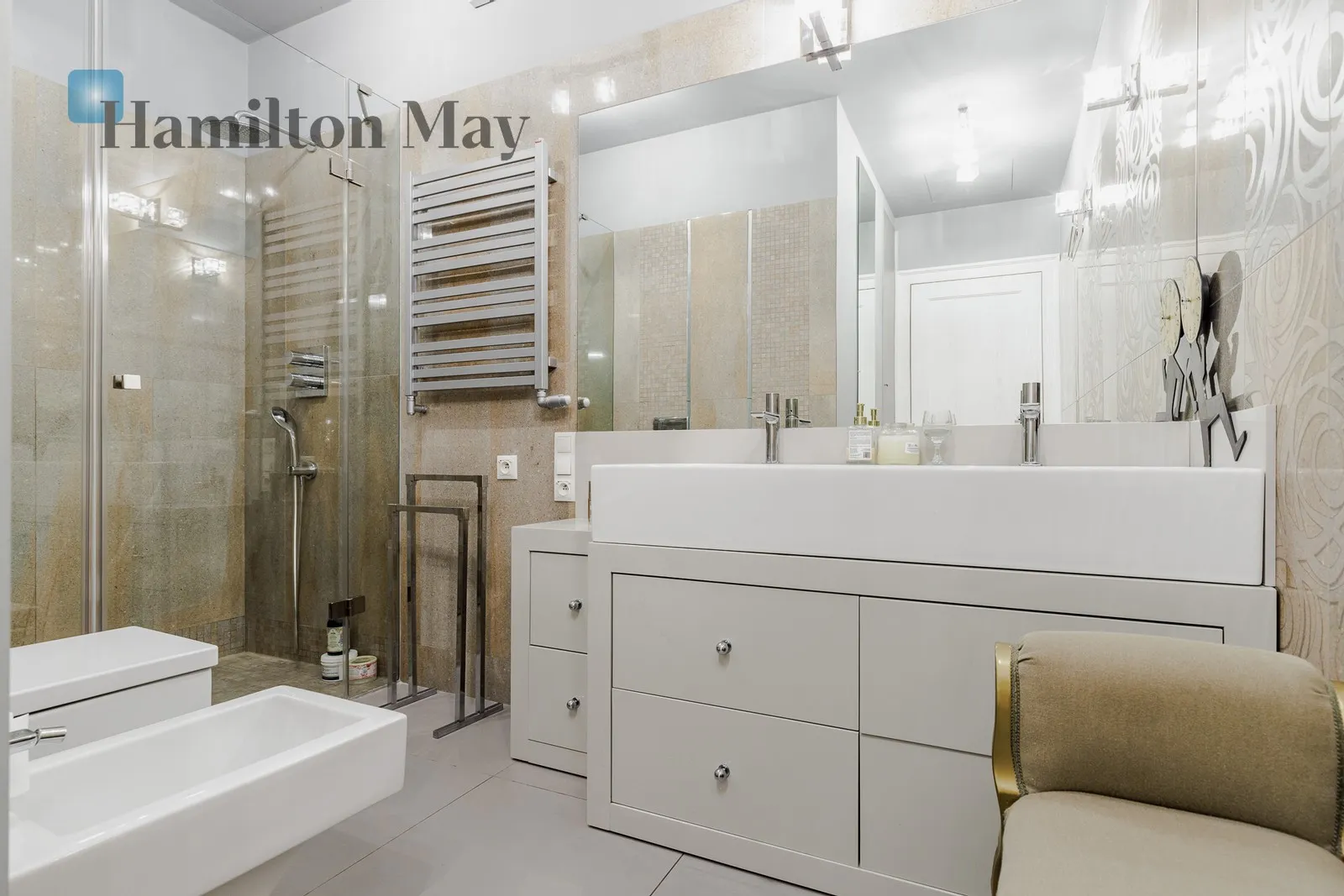 Price: 41000 PLN Bedrooms: 5 Bathrooms: 4 Plot size: 347m2