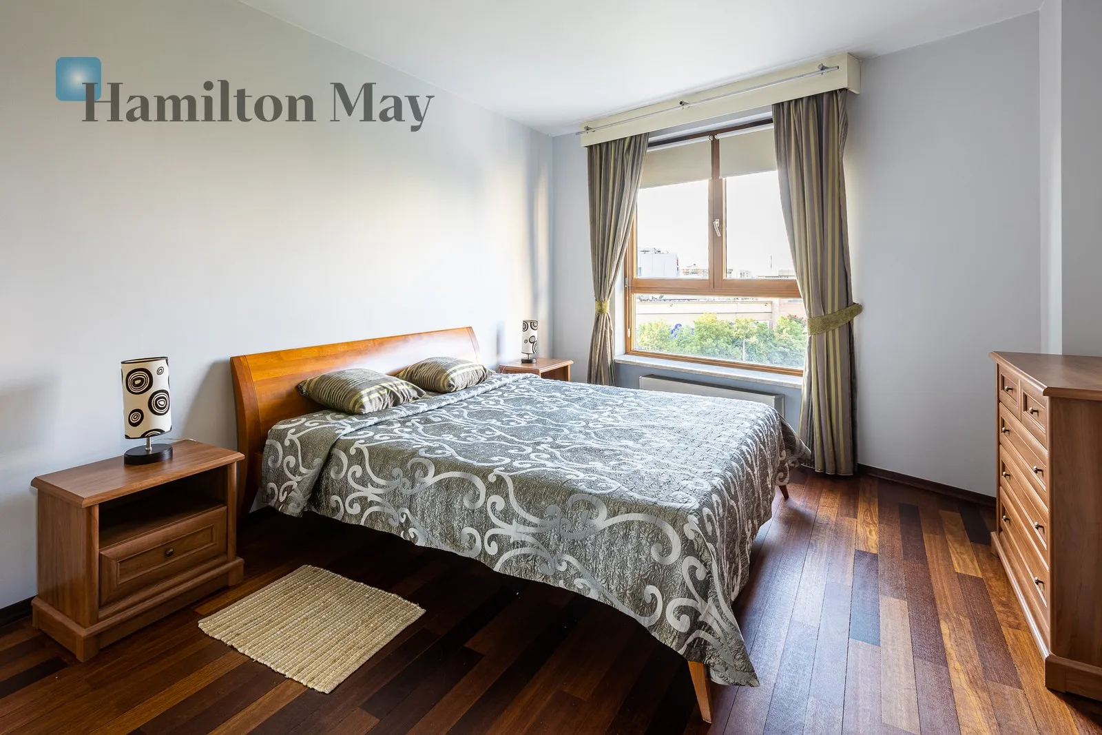City: Warszawa Street: Zygmunta Słomińskiego Region: Śródmieście Subregion: Muranów Distance to centre: 3.28 km Level: 5 Price: 8000 PLN Bedrooms: 2 - slider