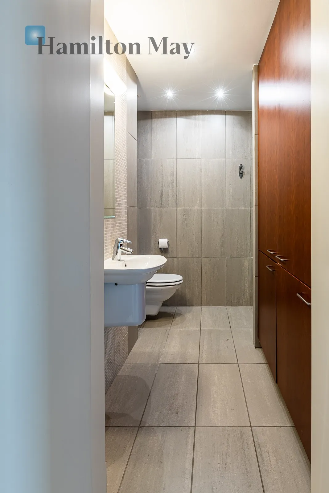 Region: Śródmieście Subregion: Muranów Distance to centre: 3.28 km Level: 5 Price: 8000 PLN Bedrooms: 2 Bathrooms: 2 - slider