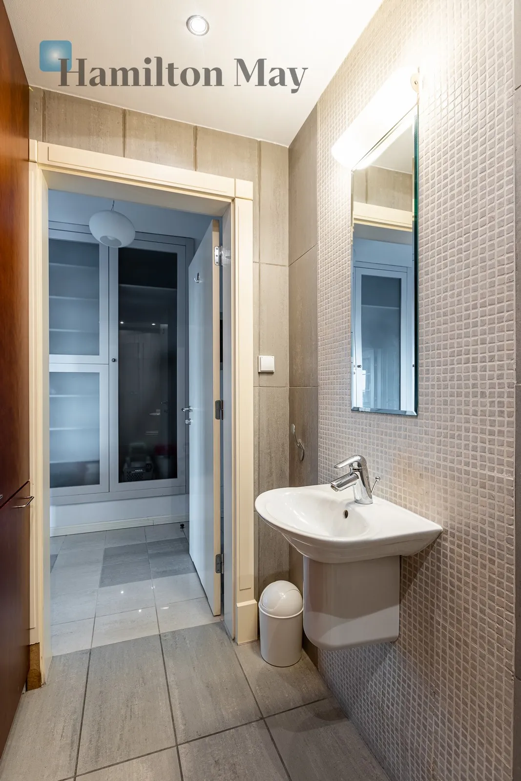 Distance to centre: 3.28 km Level: 5 Price: 8000 PLN Bedrooms: 2 Bathrooms: 2 Size: 120m2 Price/m2: 67 PLN - slider