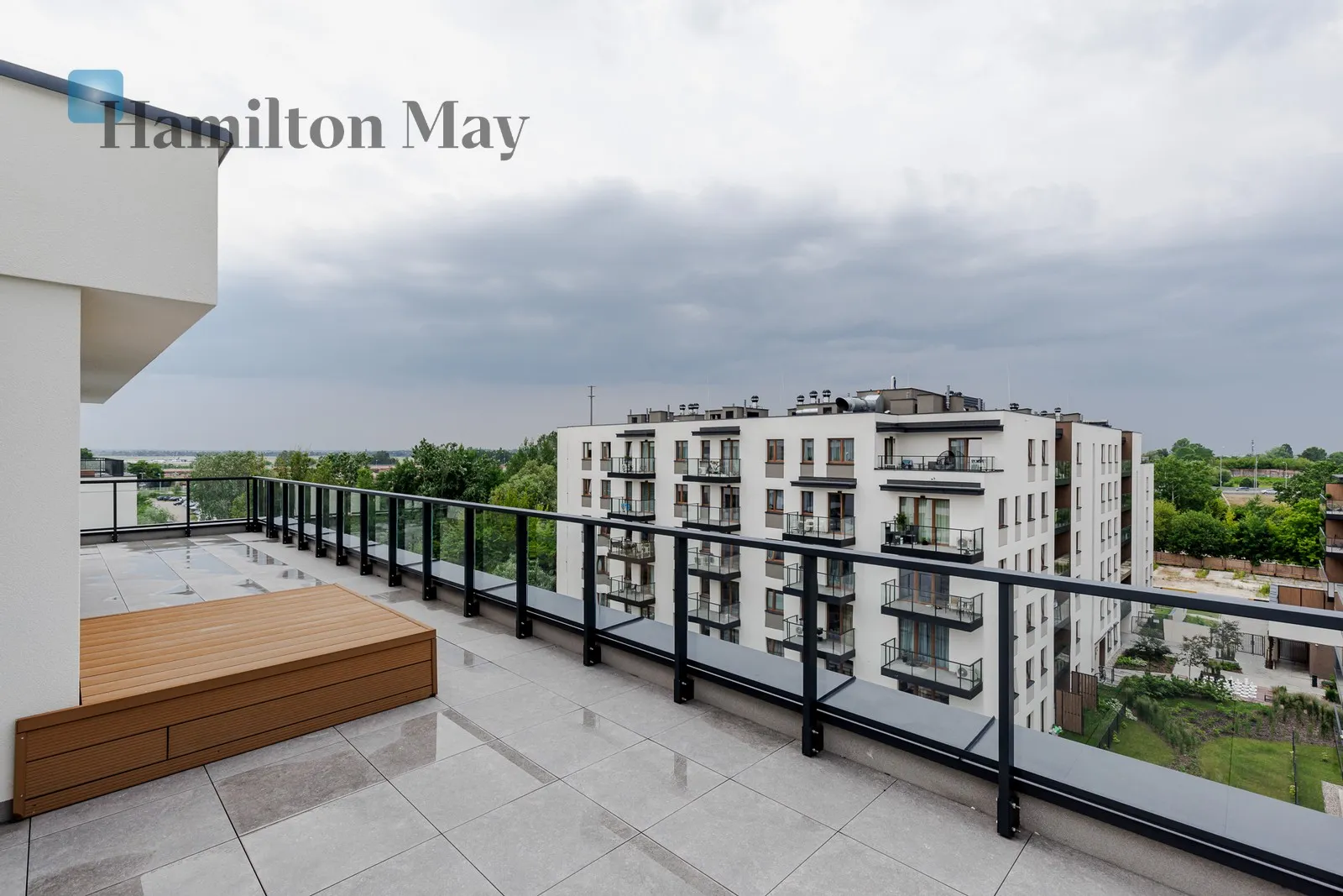 Distance to centre: 6.97 km Level: 5 Price: 7500 PLN Bedrooms: 2 Bathrooms: 2 Size: 80m2 Price/m2: 94 PLN - slider