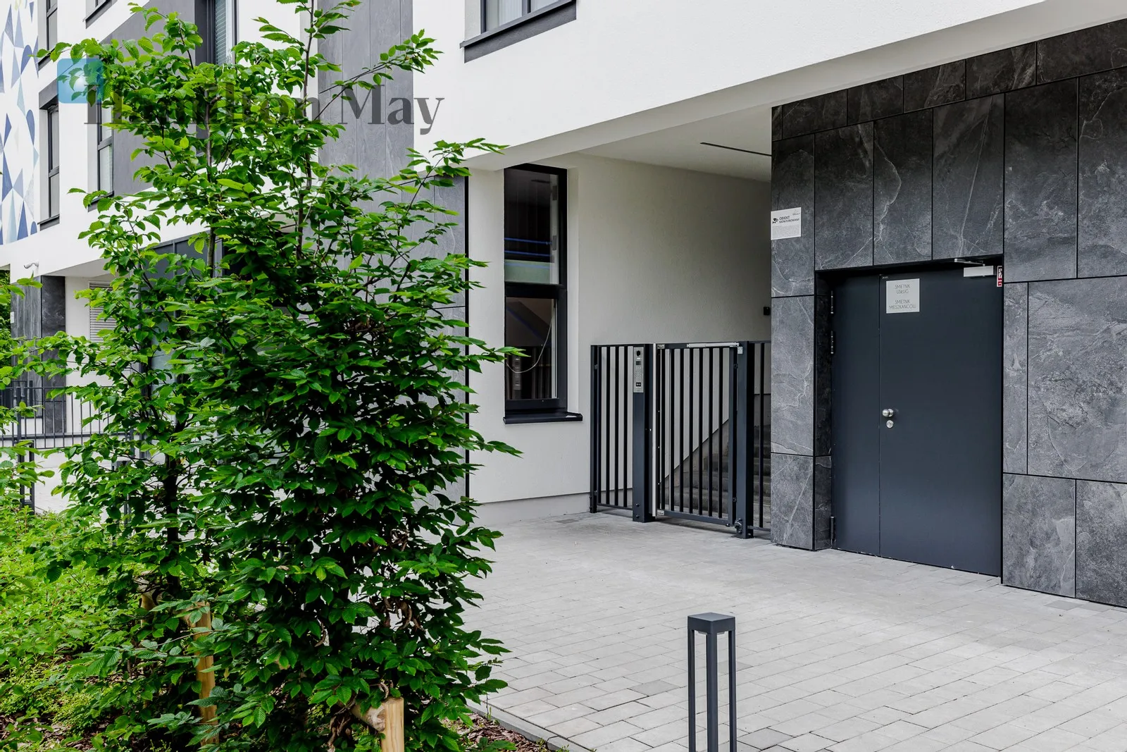 Subregion: Służewiec Distance to centre: 6.97 km Level: 5 Price: 7500 PLN Bedrooms: 2 Bathrooms: 2 - slider