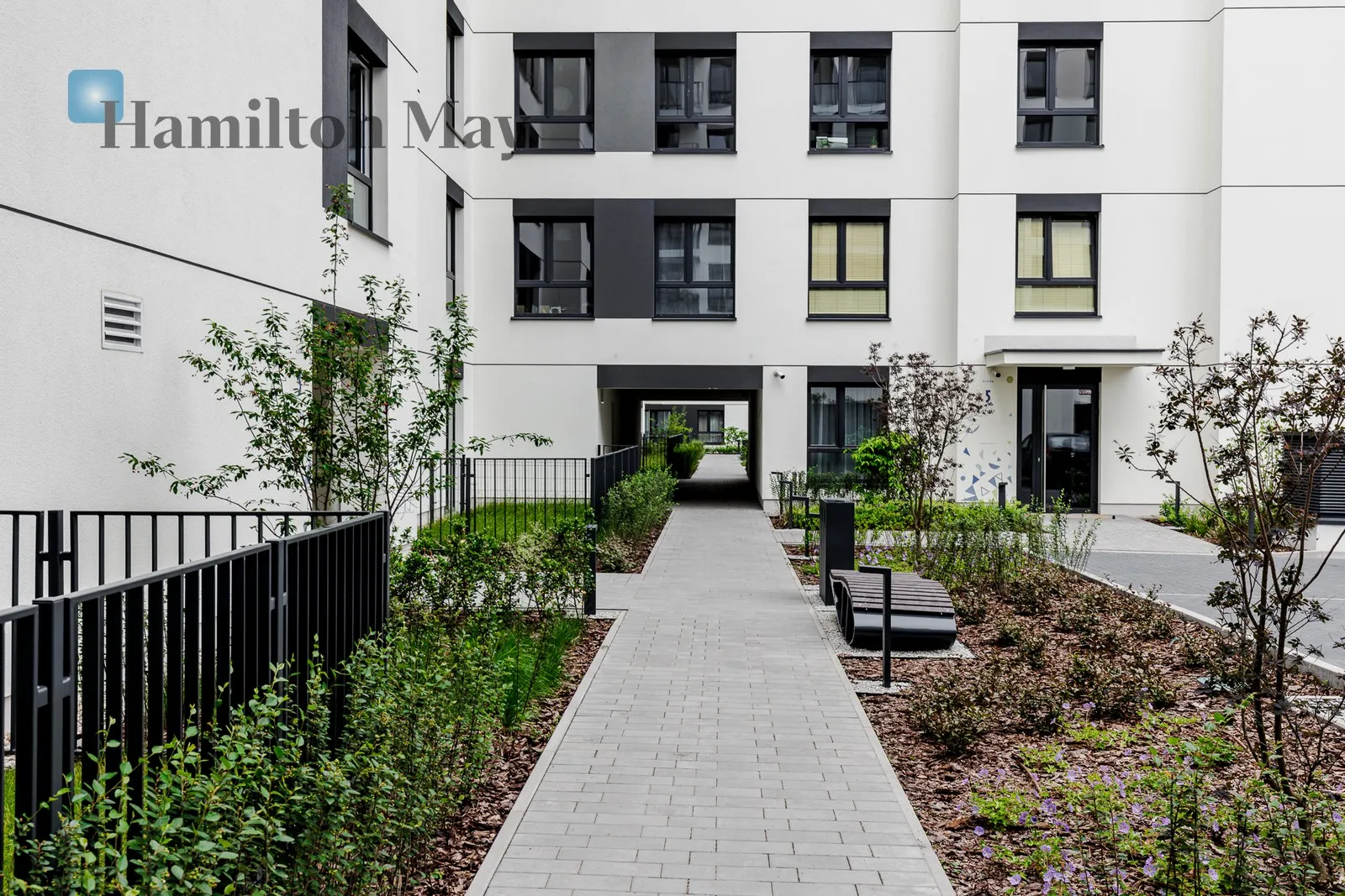 Street: Bokserska Region: Mokotów Subregion: Służewiec Distance to centre: 6.97 km Level: 5 Price: 7500 PLN - slider