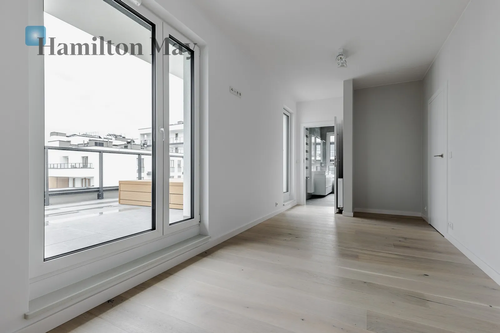 Subregion: Służewiec Distance to centre: 6.97 km Level: 5 Price: 7500 PLN Bedrooms: 2 Bathrooms: 2 Size: 80m2 Price/m2: 94 PLN - slider