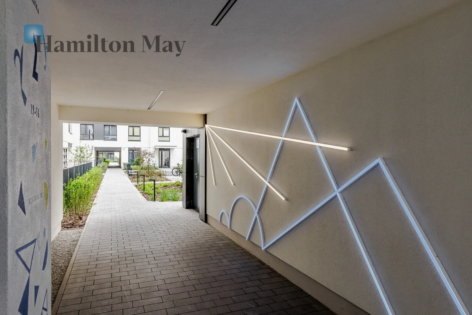 Region: Mokotów Subregion: Służewiec Distance to centre: 6.97 km Level: 5 Price: 7500 PLN Bedrooms: 2 - slider