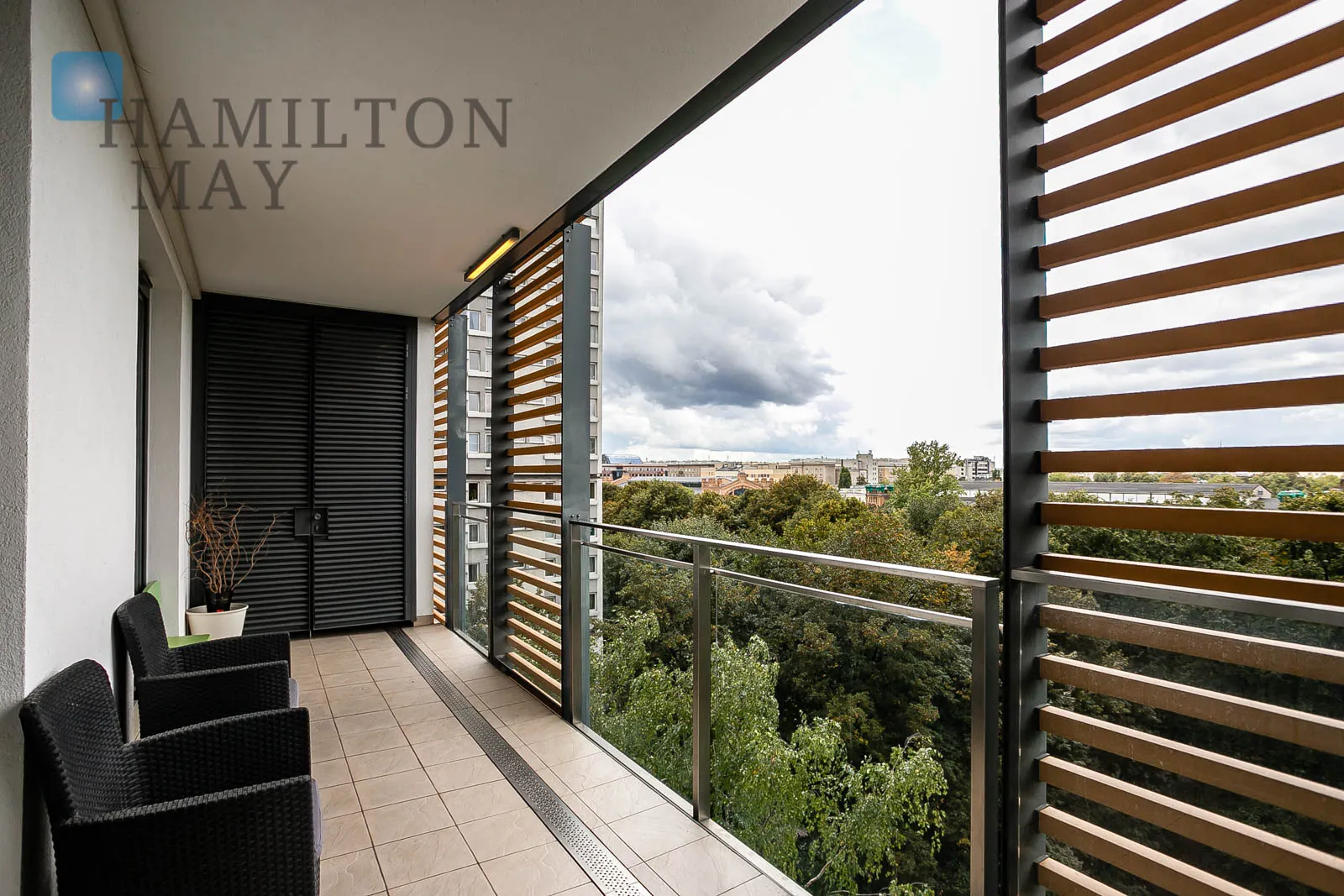 Luksusowy apartament z pięknym widokiem przy Grzybowskiej 4 - slider