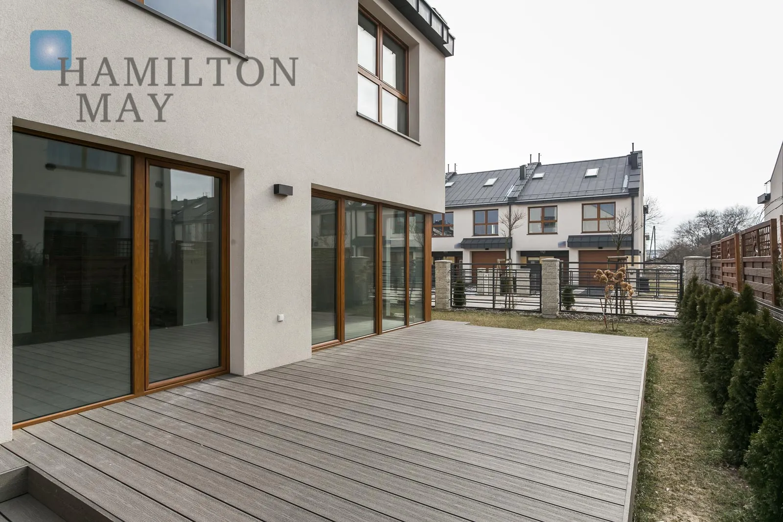 A beautiful, modern house in the Kapriola estate, right next to Miasteczko Wilanów - slider