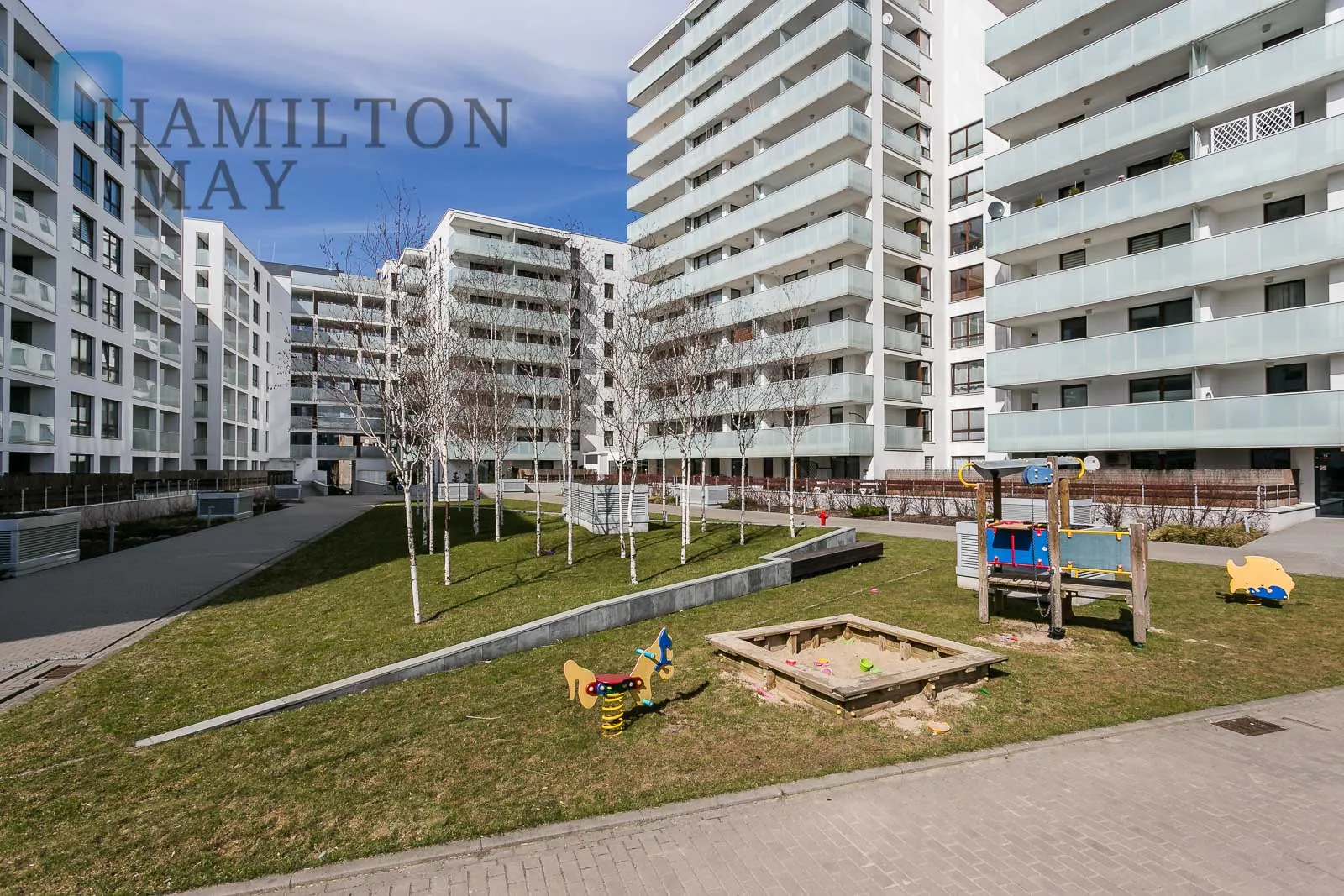 Unique, comfortable two bedroom apartment located in the Wola district - slider