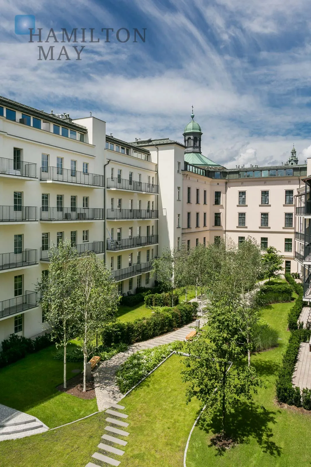 A unique three-room apartment for sale in the prestigious Angel Wawel complex. - slider
