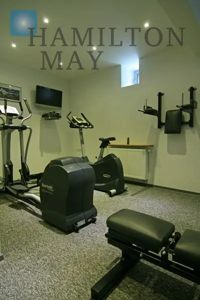 Modern two bedroom apartment in a great location - slider