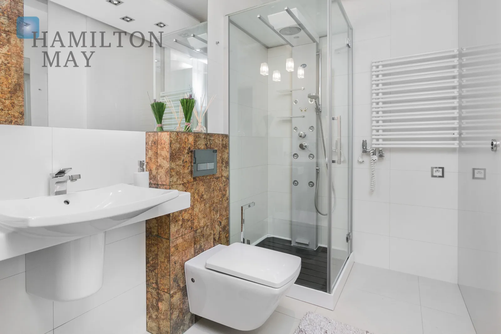 Просторий будинок з гарною ділянкою та сучасним закритим житловим комплексом на півночі Кракова | Маслом'янца - slider