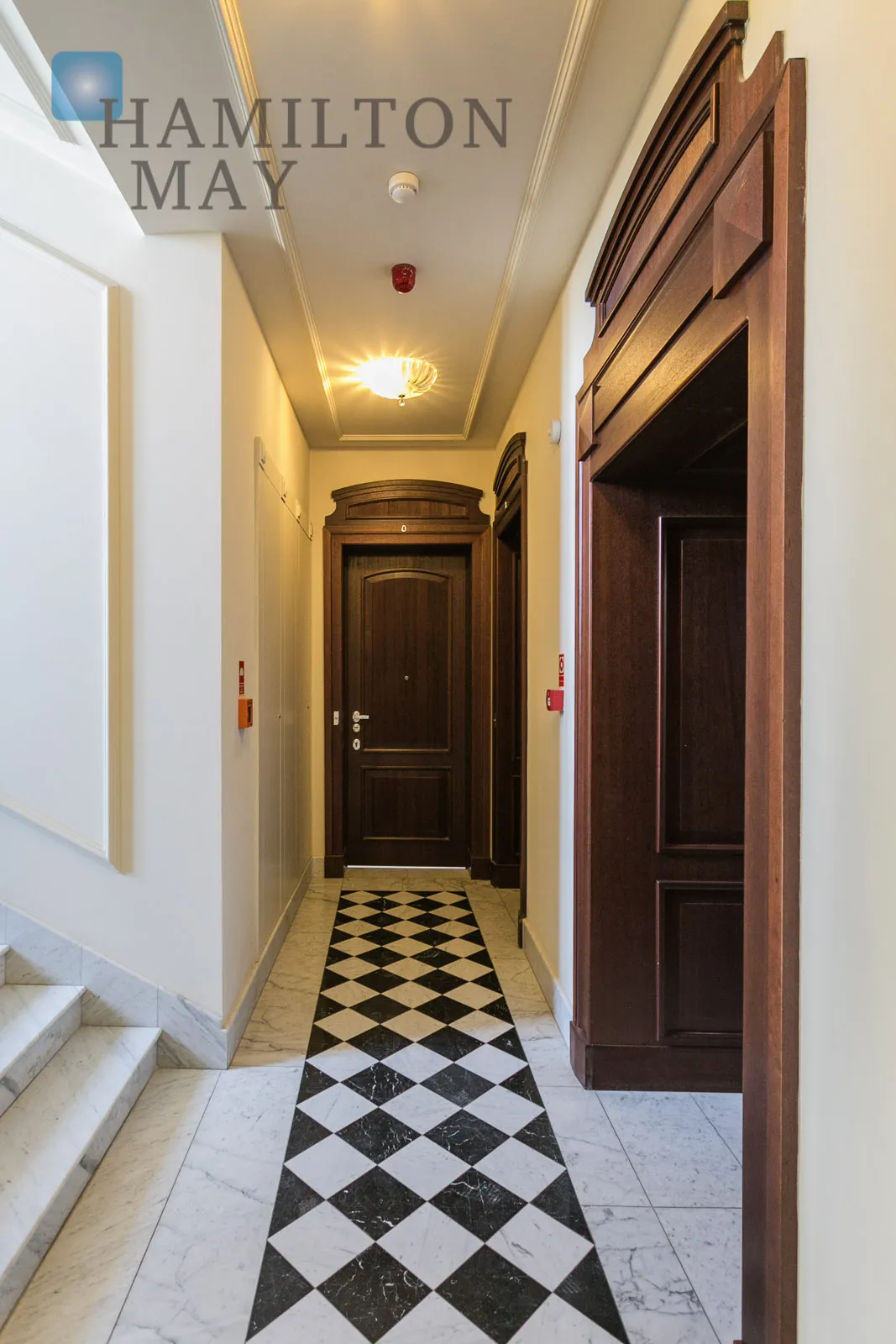 A three bedroom apartment in a renovated townhouse in the heart of Sródmieście