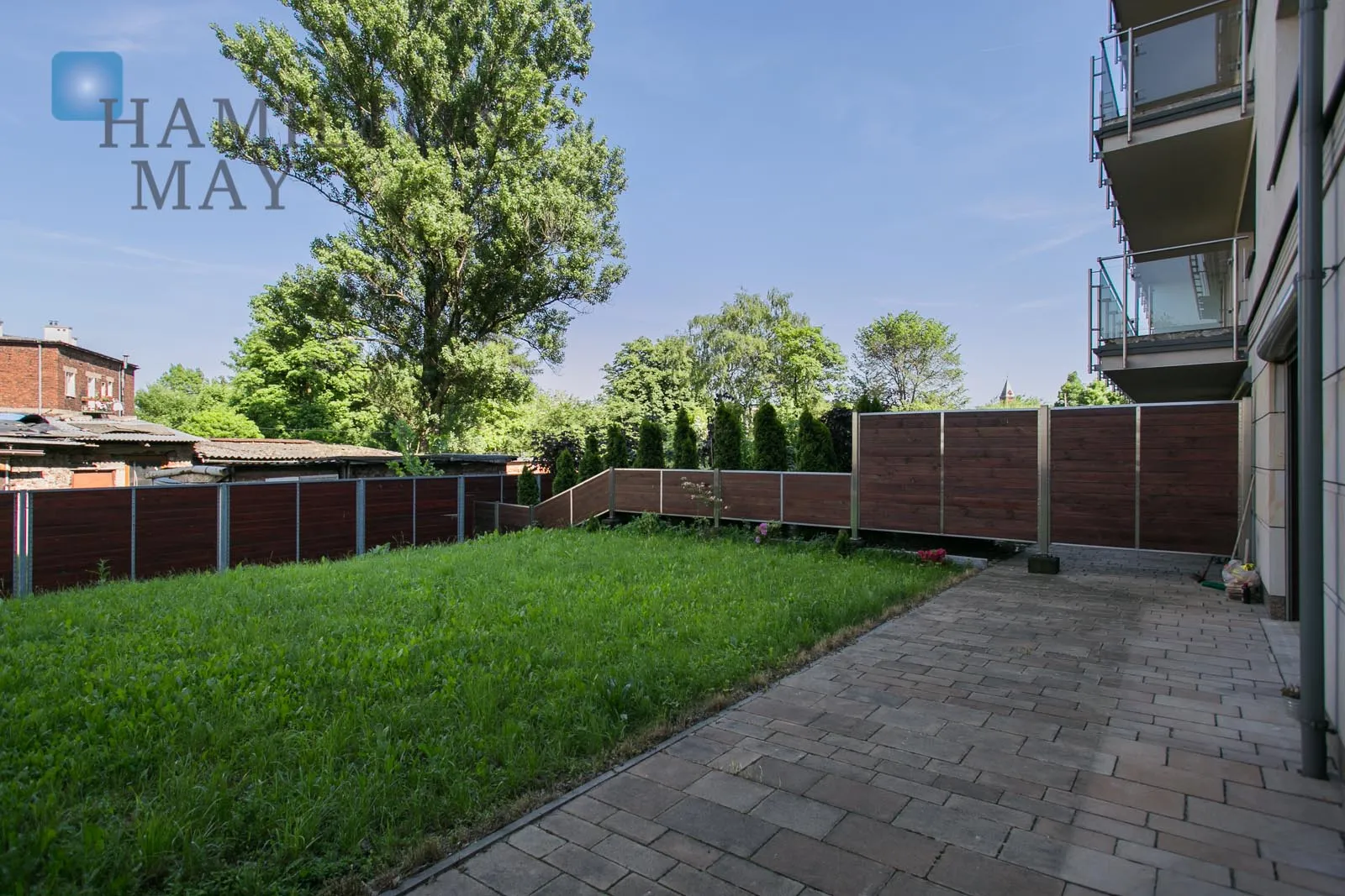 A spacious apartment with a garden by the Vistula River - slider