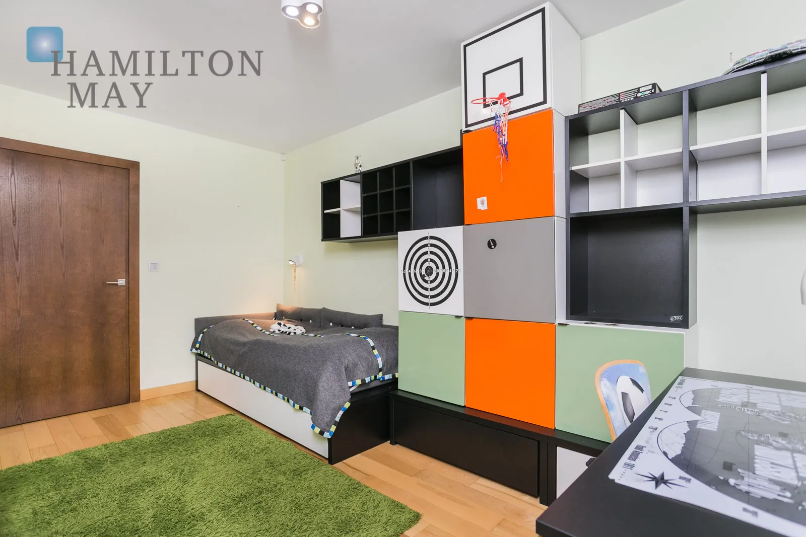 Просторий будинок з гарною ділянкою та сучасним закритим житловим комплексом на півночі Кракова | Маслом'янца - slider