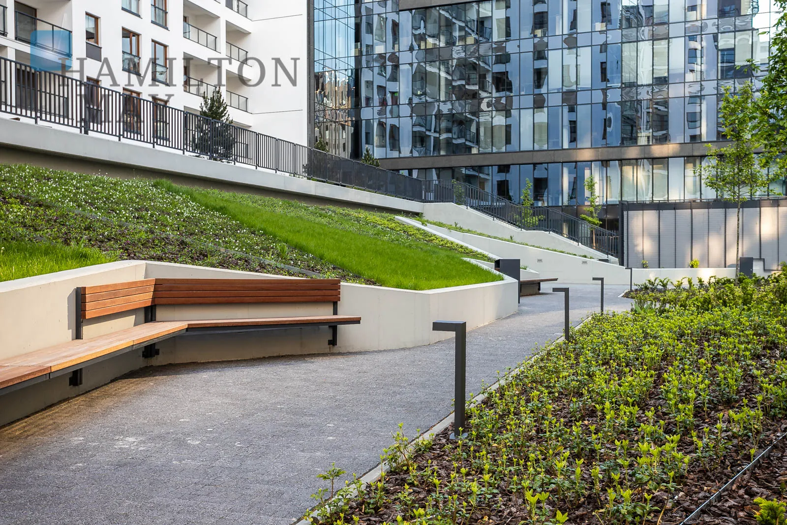 Przestronny apartament z balkonem na Woli - slider